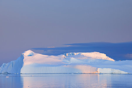 simsearch:841-03674080,k - Icebergs at Ilulissat icefjord, Ilulissat, Icefjord, Disko Bay, Qaasuitsup, Greenland, Polar Regions, Arctic Foto de stock - Sin royalties Premium, Código: 600-09245469