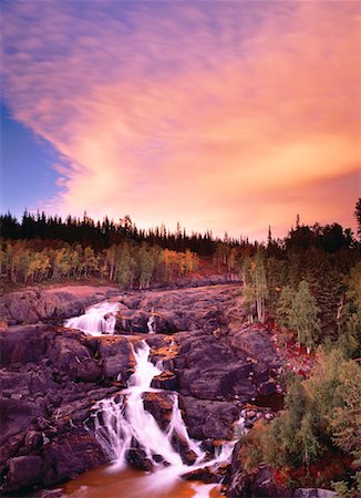 simsearch:700-00033760,k - Cameron Falls and Ingraham Trail Northwest Territories, Canada Fotografie stock - Premium Royalty-Free, Codice: 600-00019038
