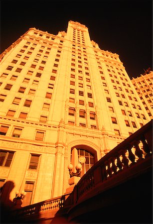 Regardant vers le haut de Wrigley Building, Chicago, Illinois, USA Photographie de stock - Premium Libres de Droits, Code: 600-00026490