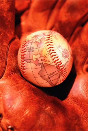 sommersport - Baseball Globe in Glove North and South America Photographie de stock - Premium Libres de Droits, Code: 600-00028347