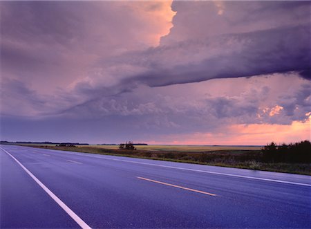 simsearch:600-07199435,k - 16 Route de nuages d'orage, près de Yorkton, Saskatchewan, Canada Photographie de stock - Premium Libres de Droits, Code: 600-00021997