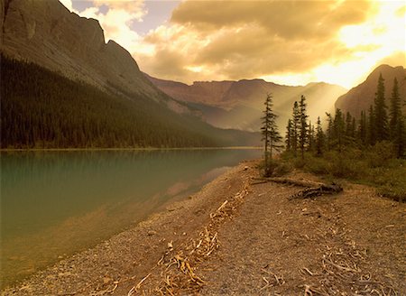 simsearch:600-00059325,k - Maligne Lake and Mountains Jasper National Park Alberta, Canada Foto de stock - Royalty Free Premium, Número: 600-00033657