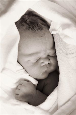 sans défense - Close-Up of Newborn Baby Photographie de stock - Premium Libres de Droits, Code: 600-00044504