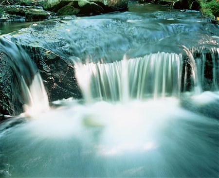 pouring water stream - Klaxton Creek Haliburton, Ontario, Canada Stock Photo - Premium Royalty-Free, Code: 600-00040799