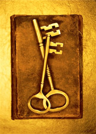 Two Skeleton Keys Stock Photo - Premium Royalty-Free, Code: 600-00055194