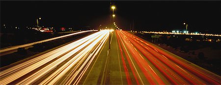 simsearch:600-01788170,k - Sentiers de la lumière sur l'autoroute à nuit Phoenix, Arizona, USA Photographie de stock - Premium Libres de Droits, Code: 600-00056724