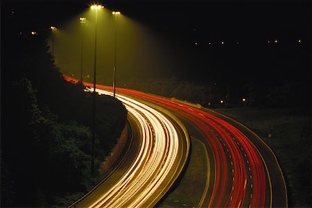 simsearch:600-00071719,k - Light Trails on Highway at Night, Toronto, Ontario, Canada Foto de stock - Royalty Free Premium, Número: 600-00067345