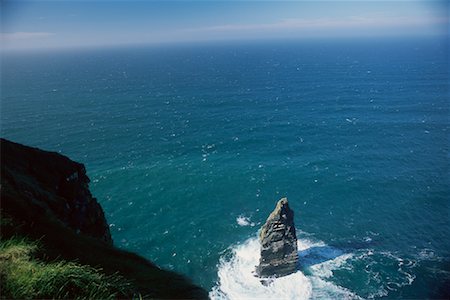 Vue sur l'eau, des falaises de Moher, Irlande Photographie de stock - Premium Libres de Droits, Code: 600-00071947