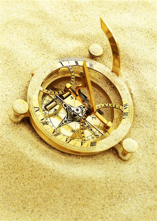directional objects - Antique Compass Stock Photo - Premium Royalty-Free, Code: 600-00155860