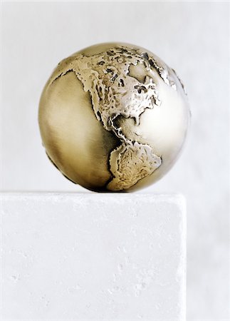 Metallic Globe Photographie de stock - Premium Libres de Droits, Code: 600-00160061