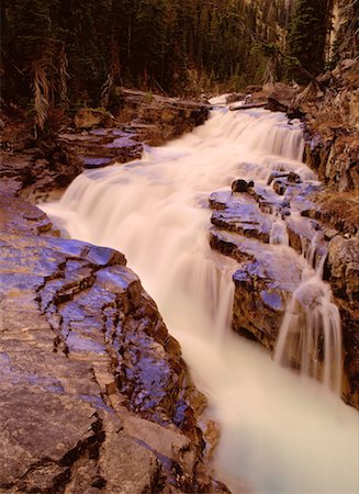 Bridal Veil Falls, Parc National Banff, Alberta, Canada Photographie de stock - Premium Libres de Droits, Code: 600-00174054