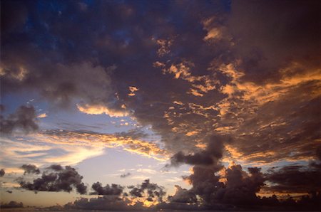 simsearch:600-00174280,k - Clouds, Cancun, Mexico Foto de stock - Sin royalties Premium, Código: 600-00174275