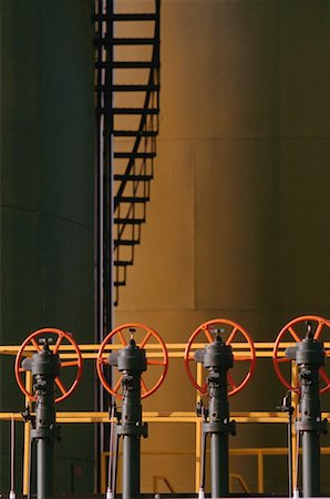 Oil Storage Stock Photo - Premium Royalty-Free, Code: 600-00172183