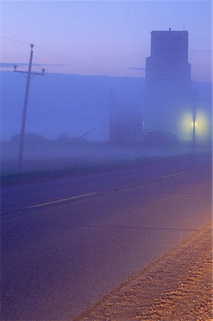 simsearch:600-00039959,k - Foggy Dawn near Grandview, Manitoba, Canada Foto de stock - Sin royalties Premium, Código: 600-00172330