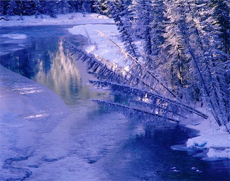 Maligne River, Jasper National Park, Alberta, Canada Foto de stock - Royalty Free Premium, Número: 600-00173222