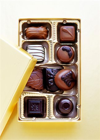 simsearch:700-00546530,k - Box of Chocolates Photographie de stock - Premium Libres de Droits, Code: 600-00476859