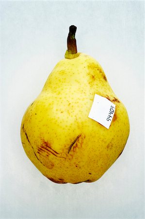 simsearch:600-00057237,k - Pear Stock Photo - Premium Royalty-Free, Code: 600-00551154