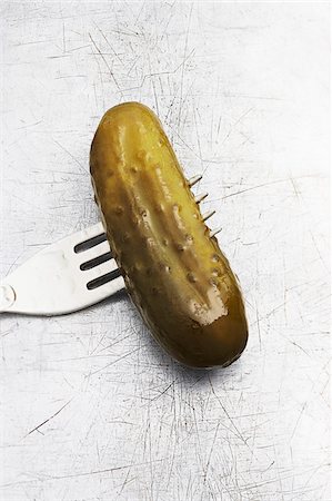 food cravings - Pickle on Fork Stock Photo - Premium Royalty-Free, Code: 600-00608341