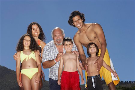 simsearch:600-01787697,k - Portrait of Family at the Beach Foto de stock - Royalty Free Premium, Número: 600-00796347