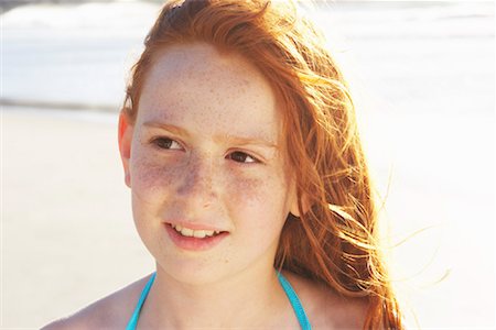 preteen girls redhead bathing suits - Portrait de jeune fille Photographie de stock - Premium Libres de Droits, Code: 600-00796453