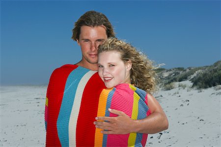 simsearch:700-00592726,k - Young Couple On The Beach Foto de stock - Royalty Free Premium, Número: 600-00824627