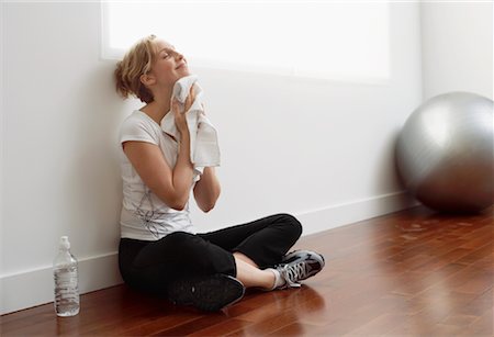 Femme au repos de l'exercice Photographie de stock - Premium Libres de Droits, Code: 600-00824767