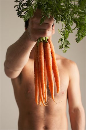 simsearch:600-00845951,k - Man Holding Carrots Foto de stock - Sin royalties Premium, Código: 600-00845994