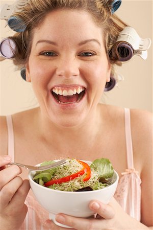 Femme mangeant salade Photographie de stock - Premium Libres de Droits, Code: 600-00846038