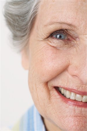 Portrait of Senior Woman Smiling Stock Photo - Premium Royalty-Free, Code: 600-00846387