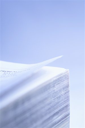 simsearch:600-02377944,k - Stack of Paper Fotografie stock - Premium Royalty-Free, Codice: 600-00846467