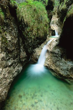 simsearch:600-02593903,k - Waterfall at Almbach Gorge, Berchtesgaden, Bavaria, Germany Foto de stock - Royalty Free Premium, Número: 600-00846548