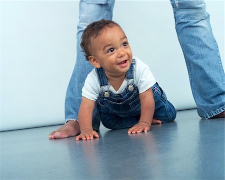 simsearch:700-01164903,k - Baby at Mother's Feet Stock Photo - Premium Royalty-Free, Code: 600-00864473