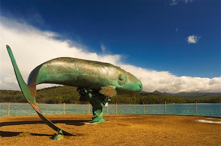 Whale Sculpture, Recherche Bay, Tasmania, Australia Foto de stock - Sin royalties Premium, Código: 600-00865386
