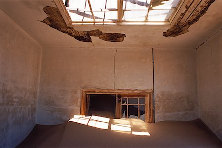 freeman patterson - Interior of Deserted House, Pomona, Namibia Foto de stock - Sin royalties Premium, Código: 600-00866689