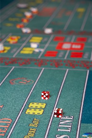 simsearch:600-02659564,k - Craps Table Fotografie stock - Premium Royalty-Free, Codice: 600-00909681