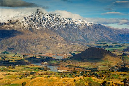 remarkable mountains - Remarquables montagnes et vallée, Queenstown, Otago, South Island, Nouvelle-Zélande Photographie de stock - Premium Libres de Droits, Code: 600-00917943