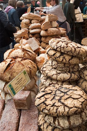 Breads, Borough Organic Market, London, England Stock Photo - Premium Royalty-Free, Code: 600-00910511