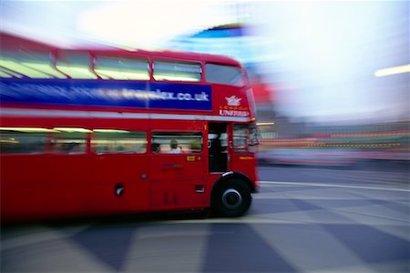 Blurred View of Bus, London, England Foto de stock - Sin royalties Premium, Código: 600-00911024