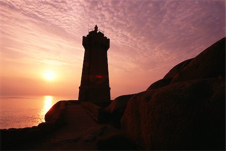 simsearch:700-00361755,k - Lighthouse at Dusk, Brittany, France Fotografie stock - Premium Royalty-Free, Codice: 600-00911035