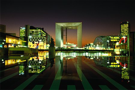 simsearch:600-00071812,k - La Grande Arche at Night, Paris, France Fotografie stock - Premium Royalty-Free, Codice: 600-00911032