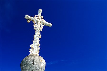 Crucifix and Sky, Brittany, France Stock Photo - Premium Royalty-Free, Code: 600-00911033