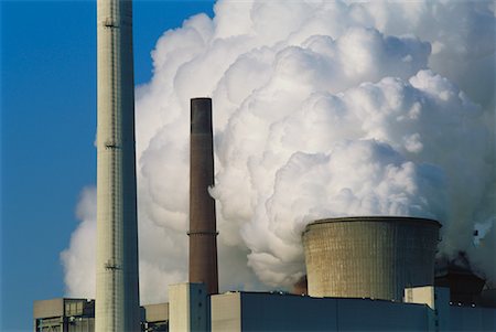 simsearch:649-05950810,k - Smokestacks at Power Station, Germany Stock Photo - Premium Royalty-Free, Code: 600-00911108