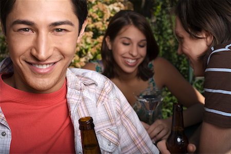 simsearch:600-01042082,k - Young People With Drinks Stock Photo - Premium Royalty-Free, Code: 600-00912232