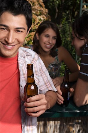 friends bar summer - Young People With Drinks Stock Photo - Premium Royalty-Free, Code: 600-00912233