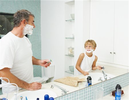 simsearch:693-07912164,k - Father Shaving with Son Stock Photo - Premium Royalty-Free, Code: 600-00934206