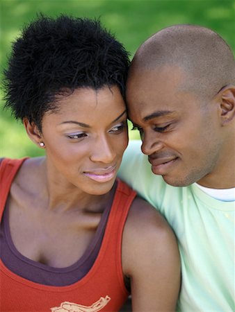 Portrait of Couple Outdoors Foto de stock - Sin royalties Premium, Código: 600-00948563