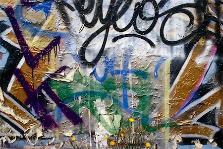 Graffiti on Wall Fotografie stock - Premium Royalty-Free, Codice: 600-00948650