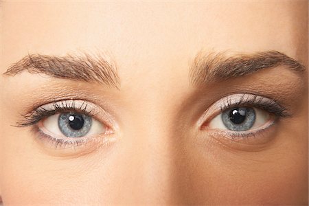 simsearch:700-00168996,k - Close-Up of Woman's Eyes Photographie de stock - Premium Libres de Droits, Code: 600-00955533