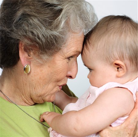 simsearch:600-00983812,k - Grandmother with Granddaughter Foto de stock - Royalty Free Premium, Número: 600-00983794