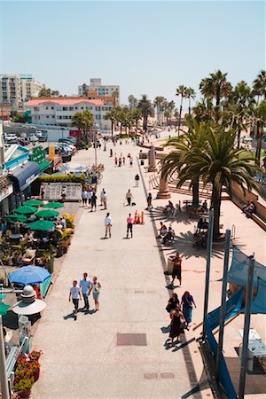 People Walking Along Santa Monica Waterfront, California, USA Stock Photo - Premium Royalty-Free, Code: 600-01029781